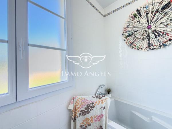 Maison T4, 116 m2  avec piscine, au calme absolu.