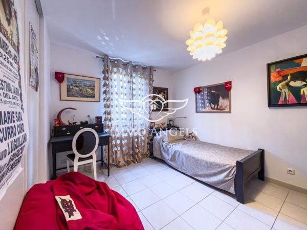 Maison T4, 116 m2  avec piscine, au calme absolu.