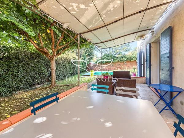 Maison T4, 116 m2  avec piscine, au calme absolu.