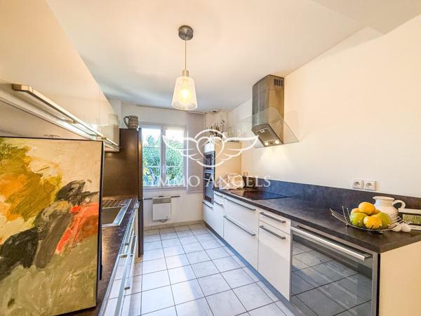 Maison T4, 116 m2  avec piscine, au calme absolu.