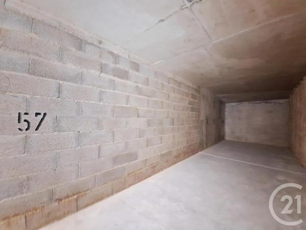 Parking à vendre  22 m 2   MARSEILLE  - 13008