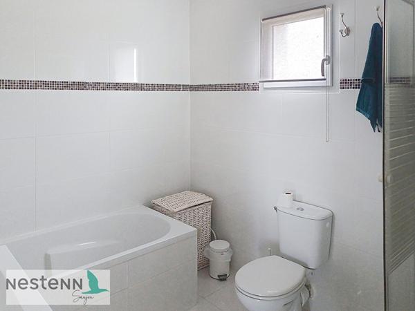 A vendre à Sémussac, pavillon à étage de 2018, 110 m²,3 chambres, 365 m² de terrain