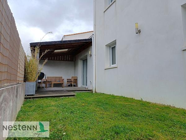 A vendre à Sémussac, pavillon à étage de 2018, 110 m²,3 chambres, 365 m² de terrain