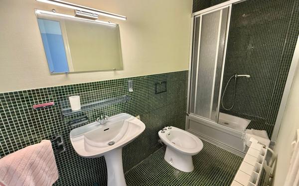 Maison à vendre    10 pièces •  Burlats