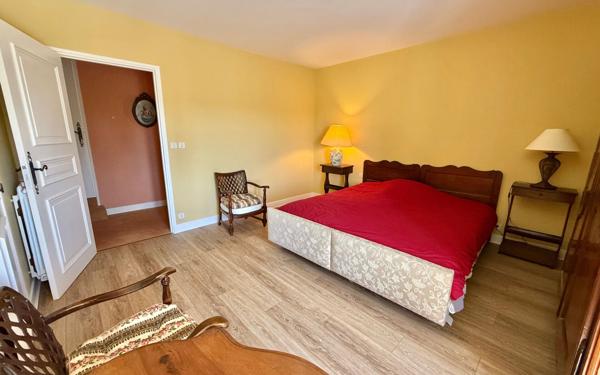 Maison à vendre    10 pièces •  Burlats