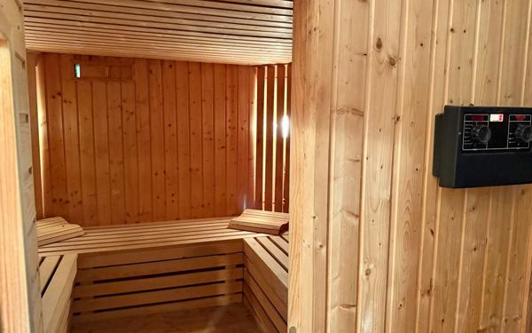 Maison à vendre    10 pièces •  Burlats