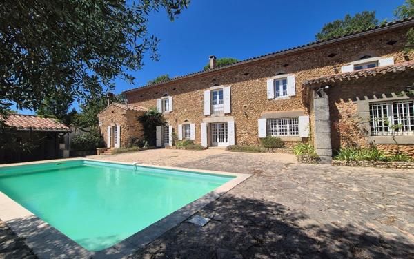 Maison à vendre    10 pièces •  Burlats