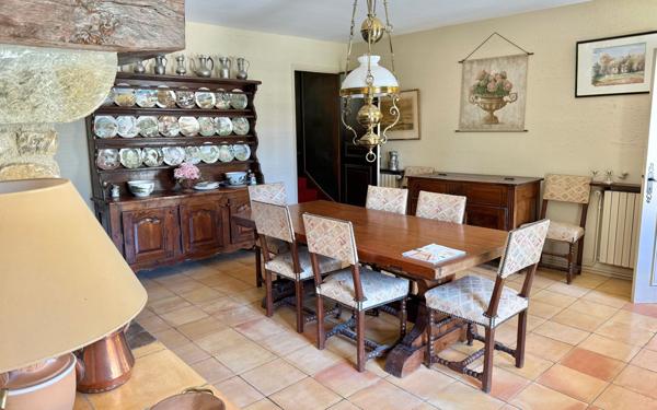 Maison à vendre    10 pièces •  Burlats