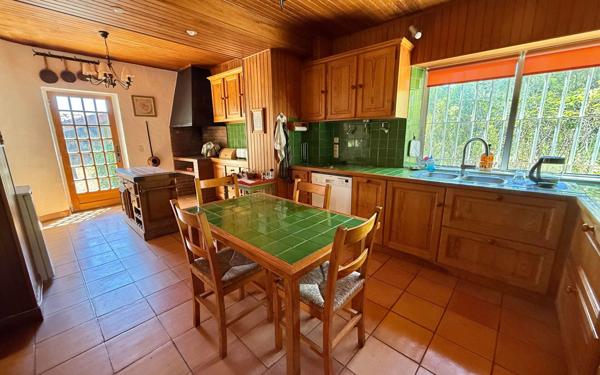 Maison à vendre    10 pièces •  Burlats