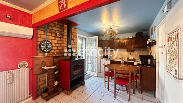 Maison
         4 pièces
        - 90 m² 204 000 € *