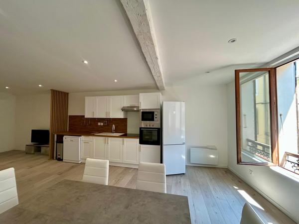 Maison
         8 pièces
        - 320 m² 359 000 € *