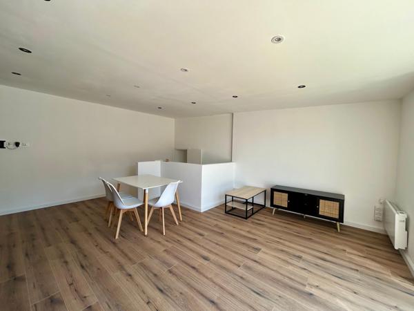 Maison
         8 pièces
        - 320 m² 359 000 € *