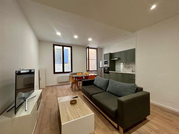 Maison
         8 pièces
        - 320 m² 359 000 € *