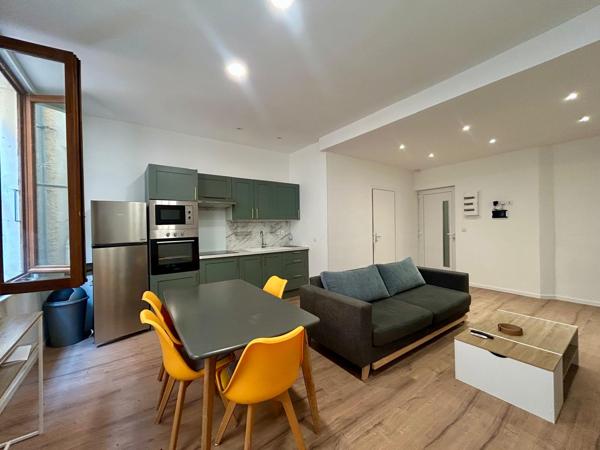 Maison
         8 pièces
        - 320 m² 359 000 € *