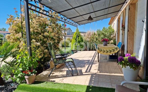 Maison à vendre    4 pièces •  Saint-Julien-les-Rosiers