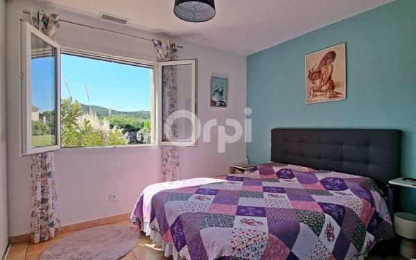 Maison à vendre    4 pièces •  Saint-Julien-les-Rosiers