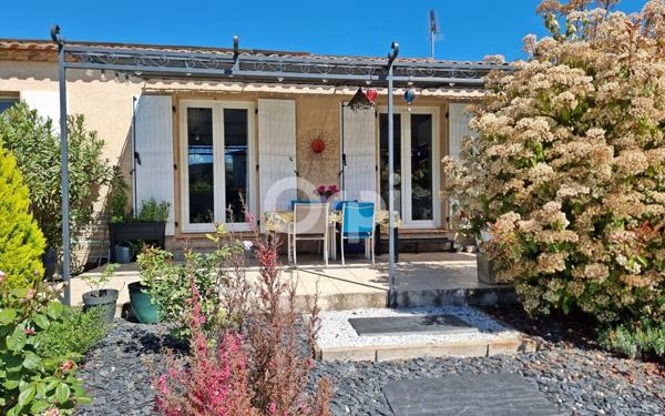 Maison à vendre    4 pièces •  Saint-Julien-les-Rosiers