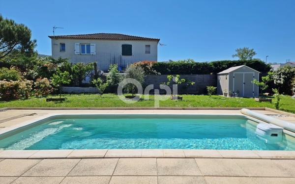 Maison à vendre    4 pièces •  Saint-Julien-les-Rosiers