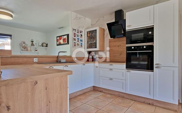 Maison à vendre    4 pièces •  Saint-Julien-les-Rosiers