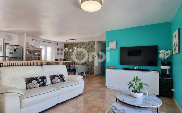 Maison à vendre    4 pièces •  Saint-Julien-les-Rosiers