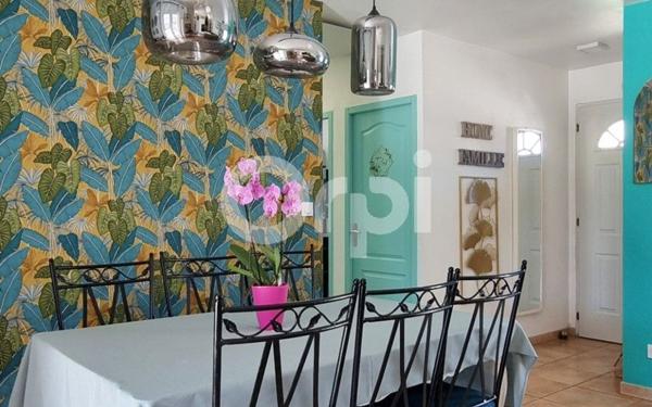 Maison à vendre    4 pièces •  Saint-Julien-les-Rosiers