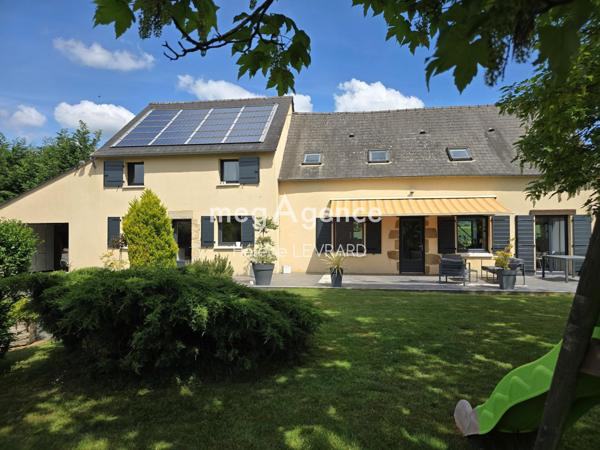 Maison à Évron, 53600 - 9 pièces 190m²