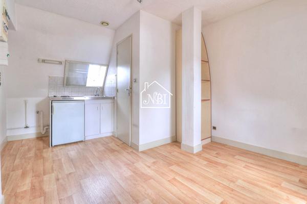 À VENDRE Appartement T1 bis 19.31 m2 LAVAL Rive droite