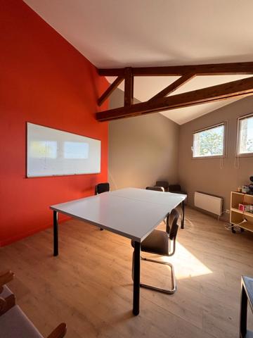 BÂTIMENT D’ACTIVITÉ INDÉPENDANT À VENDRE – 1 991 m² – TERRAIN 4 500 m² – ACCÈS A89 IMMÉDIAT – Lentilly