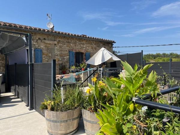 Maison en pierre avec piscine sur 8500 m² de terrain Bessas 10 pièce(s) 244 m2