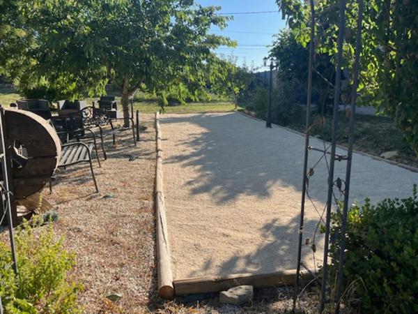 Maison en pierre avec piscine sur 8500 m² de terrain Bessas 10 pièce(s) 244 m2