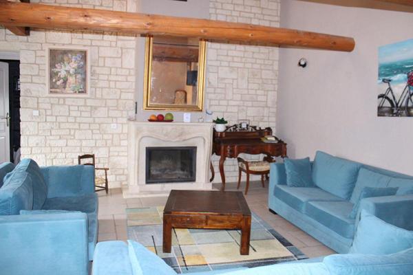 Maison en pierre avec piscine sur 8500 m² de terrain Bessas 10 pièce(s) 244 m2