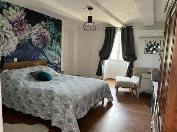 Maison en pierre avec piscine sur 8500 m² de terrain Bessas 10 pièce(s) 244 m2