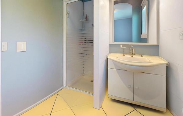 CALME/ JARDIN AVEC PISCINE et TERRASSES COUVERTES/ MAISON CLE EN MAIN