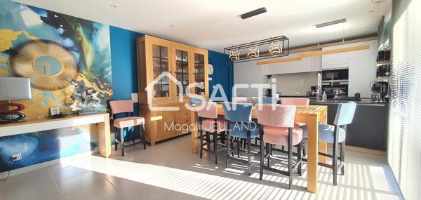 VILLA MEUBLÉE,  SUR 4000 M2 de terrain aménagé et paysagé , IDEAL pour organiser des réceptions.