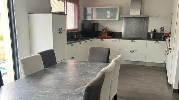 Maison
         5 pièces
        - 123 m² 325 500 € *