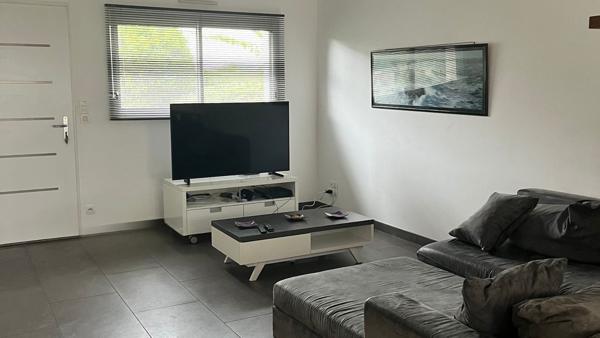 Maison
         5 pièces
        - 123 m² 325 500 € *