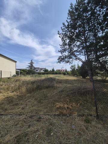 Terrain constructible 9,75 ares - Pournoy-la-Grasse