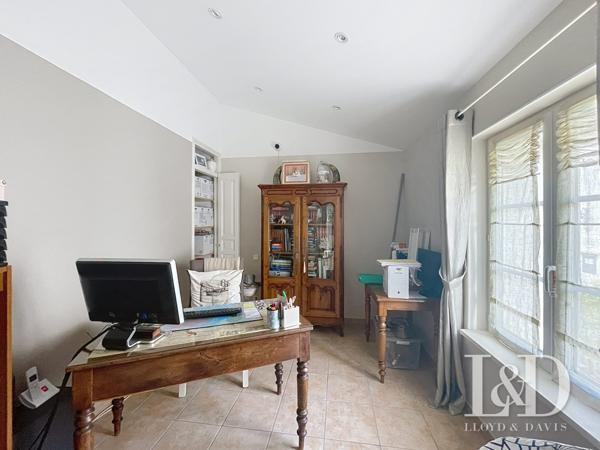 Royan : maison charentaise 3/4 chambres, garage et jardin