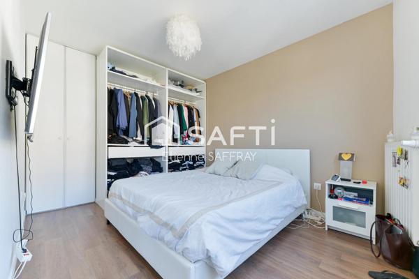 Appartement lumineux avec balcon et 2 places de parking