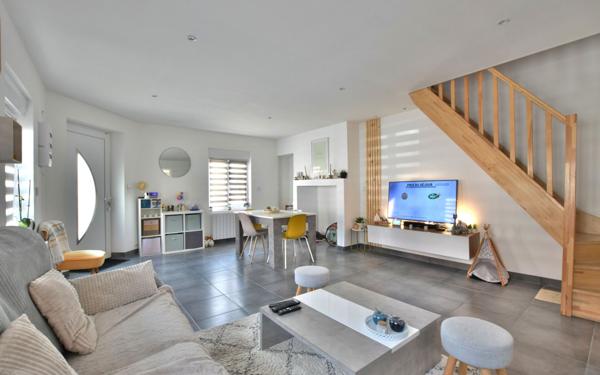 Maison à vendre    3 pièces •  Flixecourt