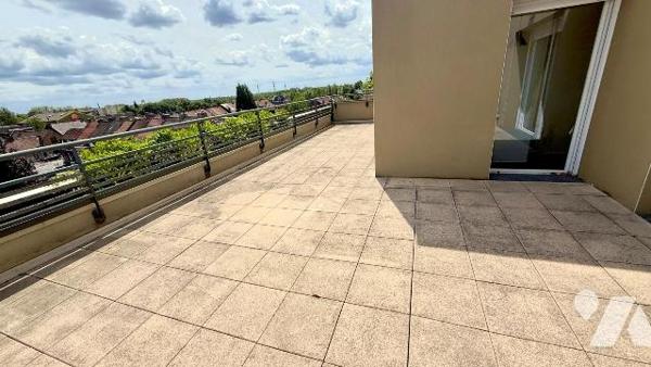 Appartement avec une grande terrasse d'env. 35m² avec vue panoramique sans vis à vis à Vendre à...