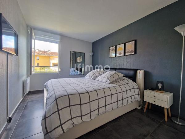 Appartement T4 terrasse et parkings