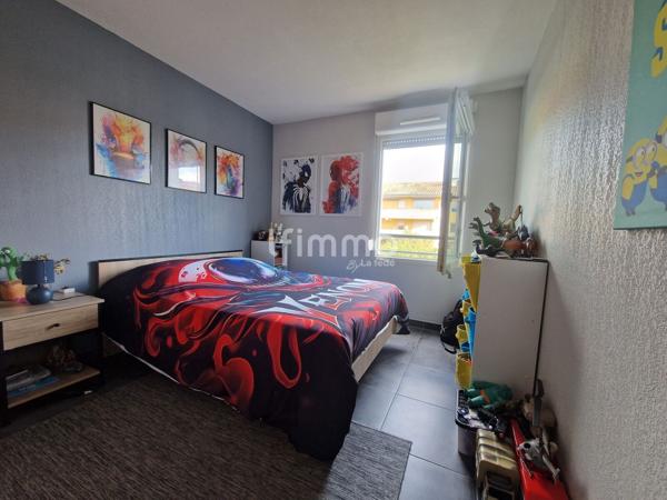 Appartement T4 terrasse et parkings