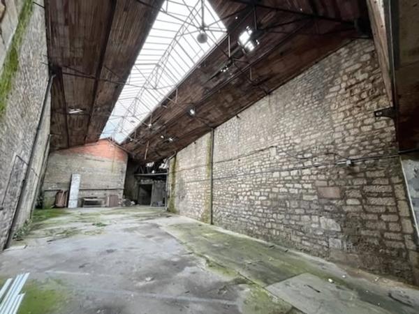 Hangar hypercentre ville à vendre 56000€ HAI à NIORT (79)