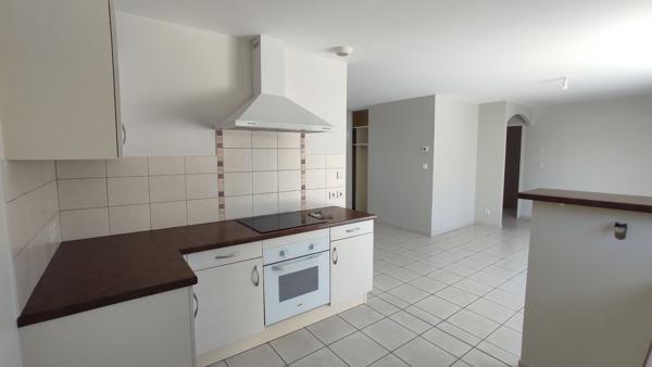 PAVILLON  PLAIN-PIED CHATELLERAULT- EST