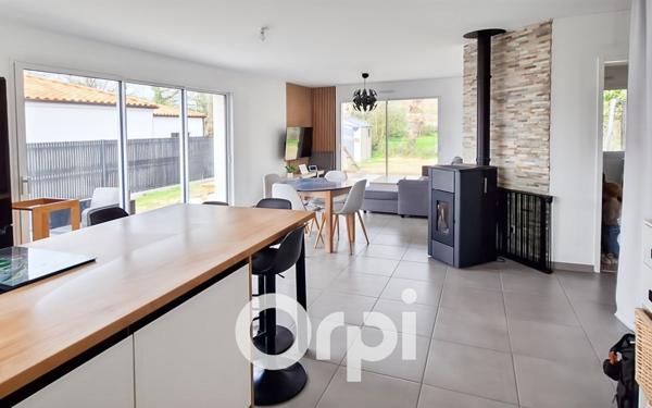 Maison à vendre    4 pièces • 81,11 m2 La Chaize-le-Vicomte