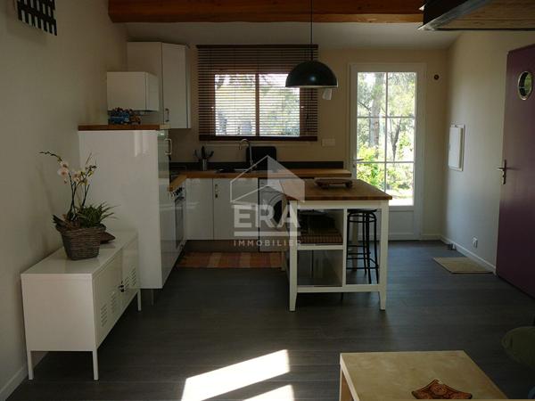 VENTABREN : Maison T5 d'environ 160 m² avec 3 chambres et studio attenant sur un terrain arboré de 7902 m² avec piscine