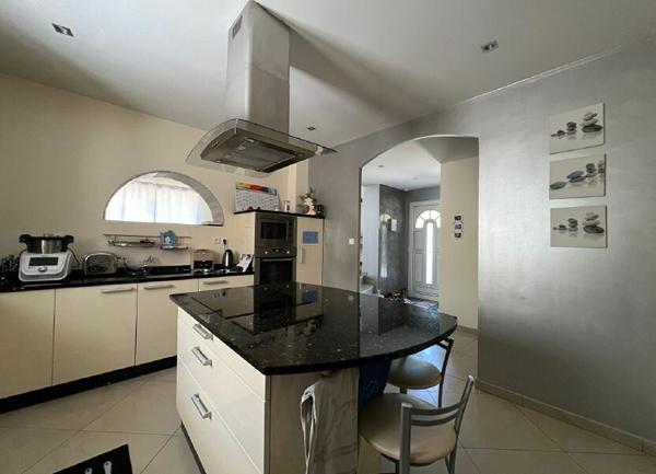 Maison à vendre    5 pièces •  Froges