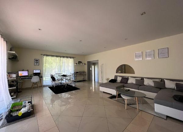 Maison à vendre    5 pièces •  Froges