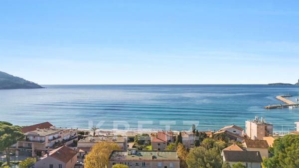 MAGNIFIQUE APPARTEMENT DE 107 M2 DERNIER ETAGE A 30 M DE LA PLAGE DES LECQUES